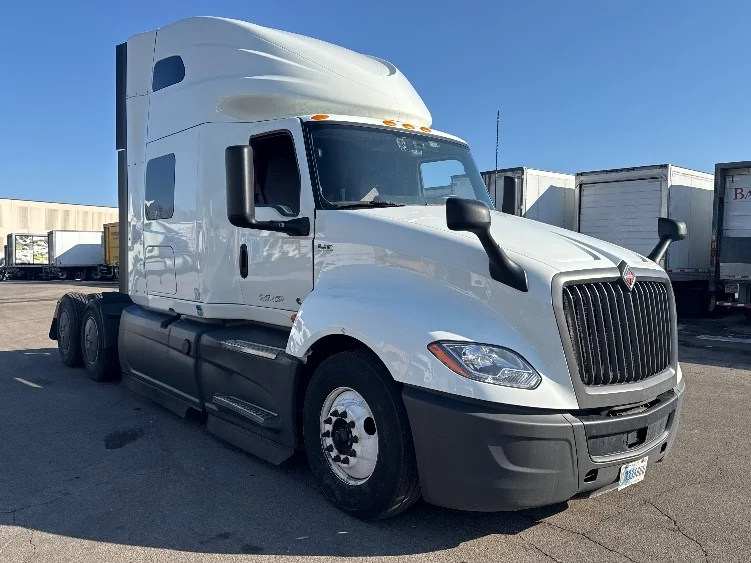 2023 International LT in Brooklyn Park, MN
