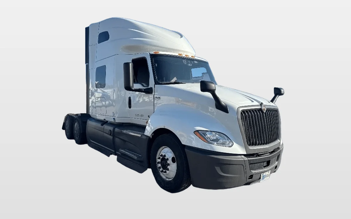 2023 International LT - image 1