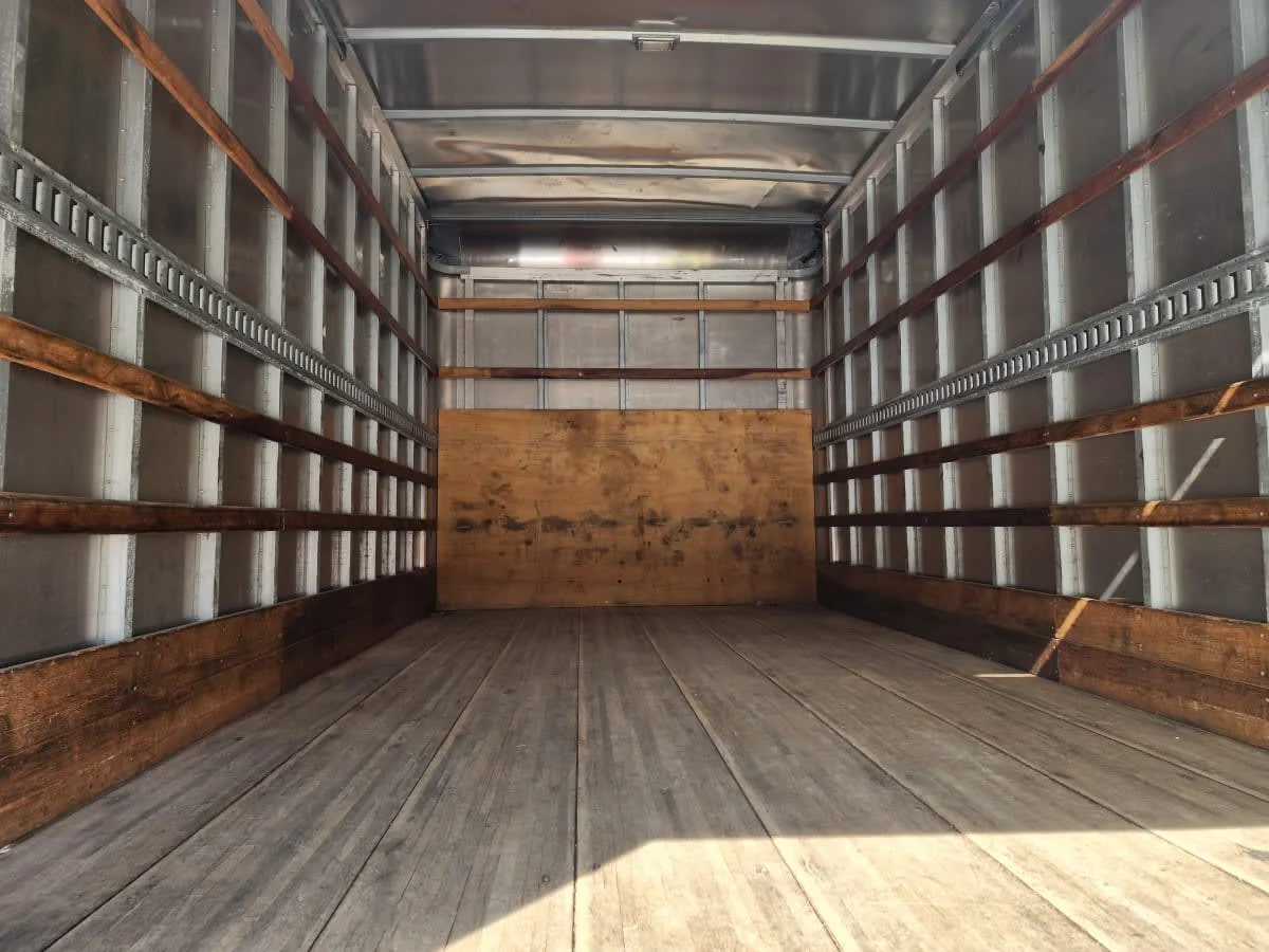 2019 Isuzu NPR - image 8