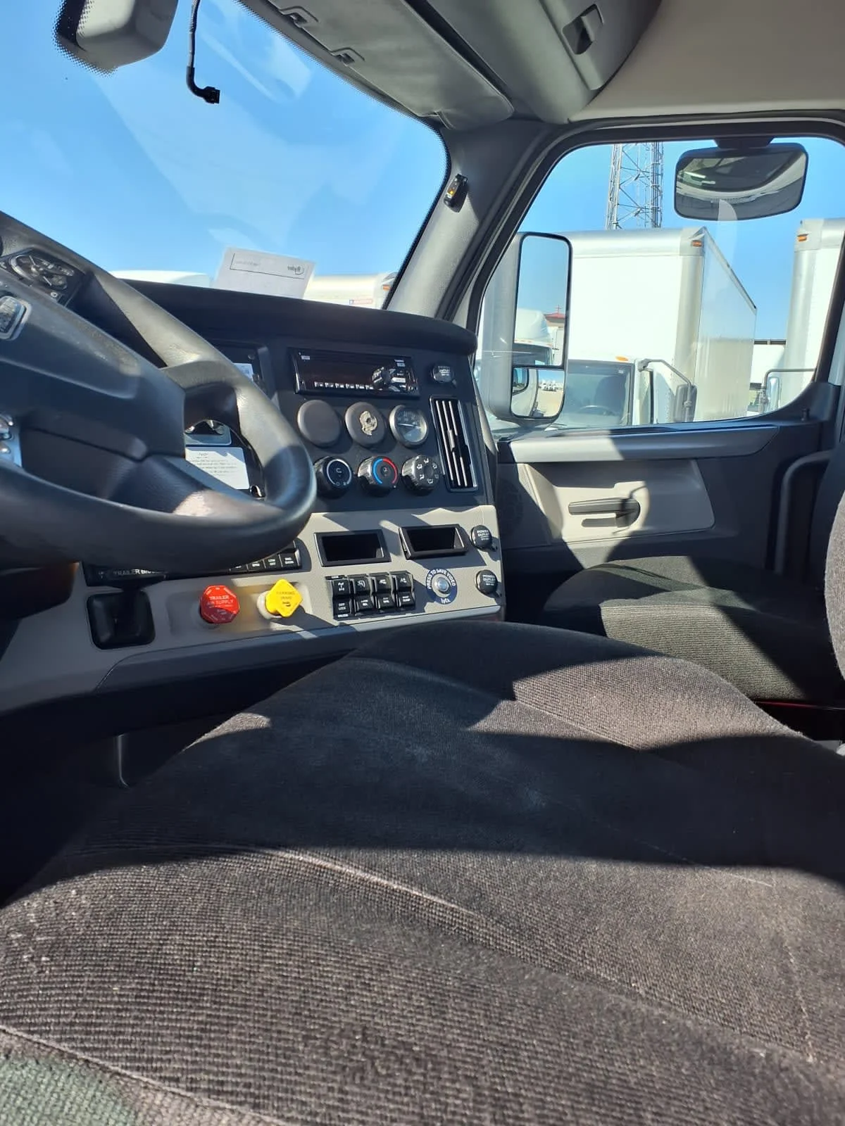 2019 Freightliner Cascadia in Fort Worth, TX — photo 7