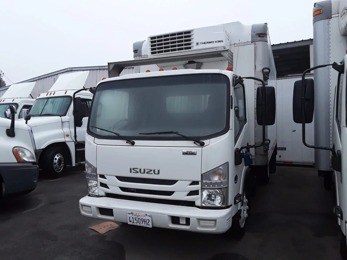 2018 Isuzu NQR - image 3
