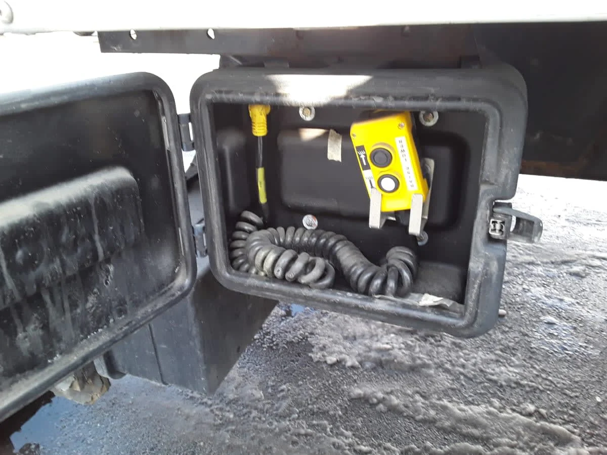 2018 Freightliner M2 106 - image 17