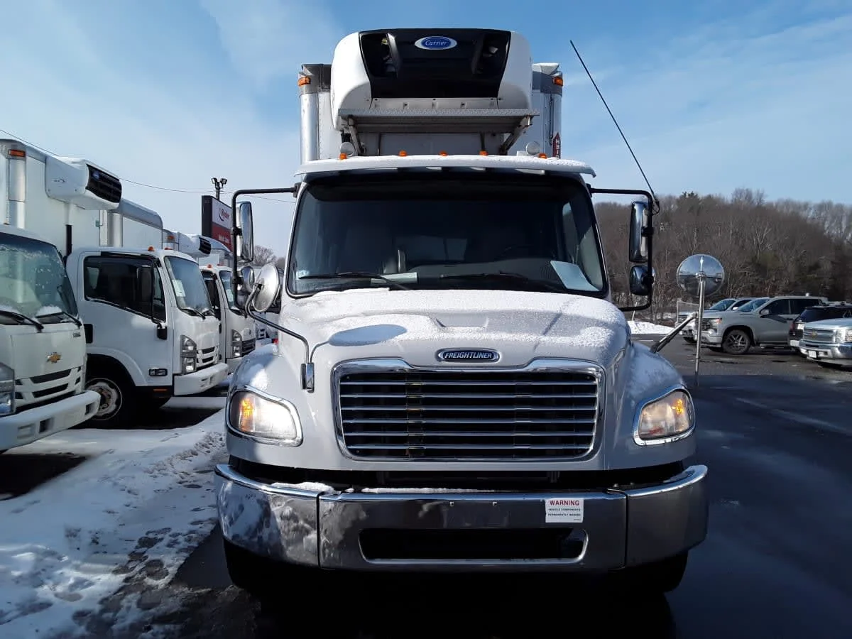2018 Freightliner M2 106 - image 2