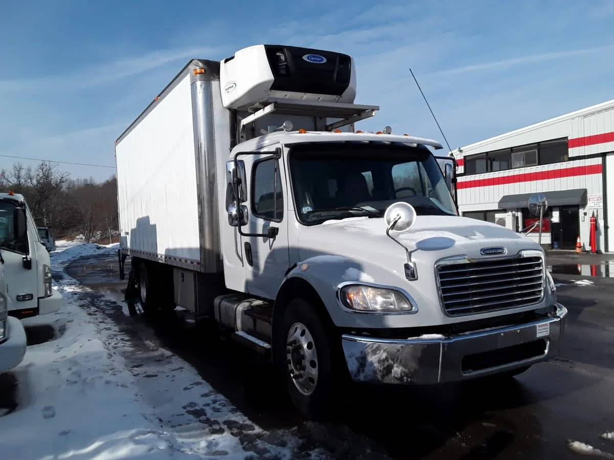 2018 Freightliner M2 106 - image 3
