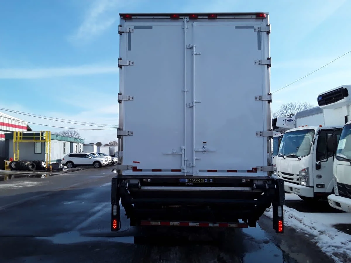 2018 Freightliner M2 106 - image 5