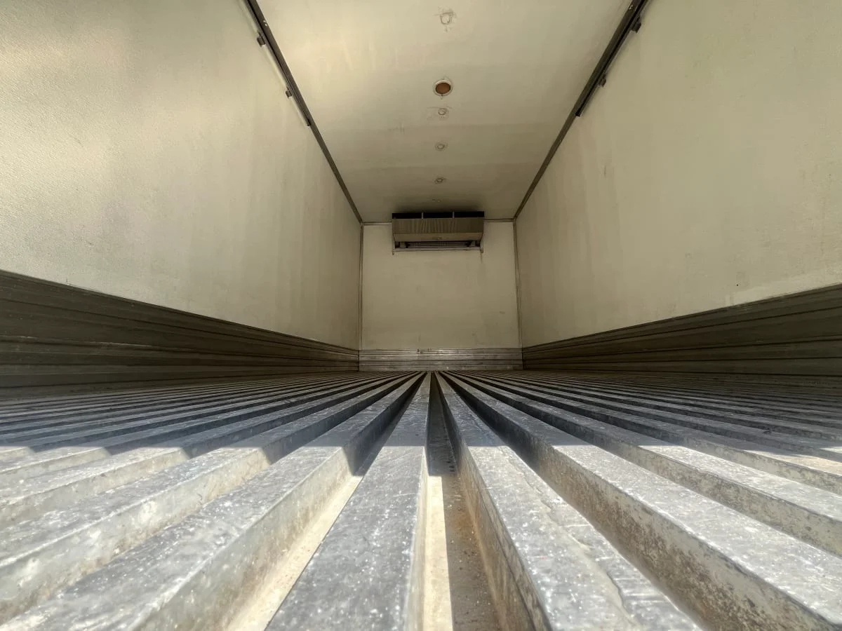 2018 Isuzu NPR - image 9