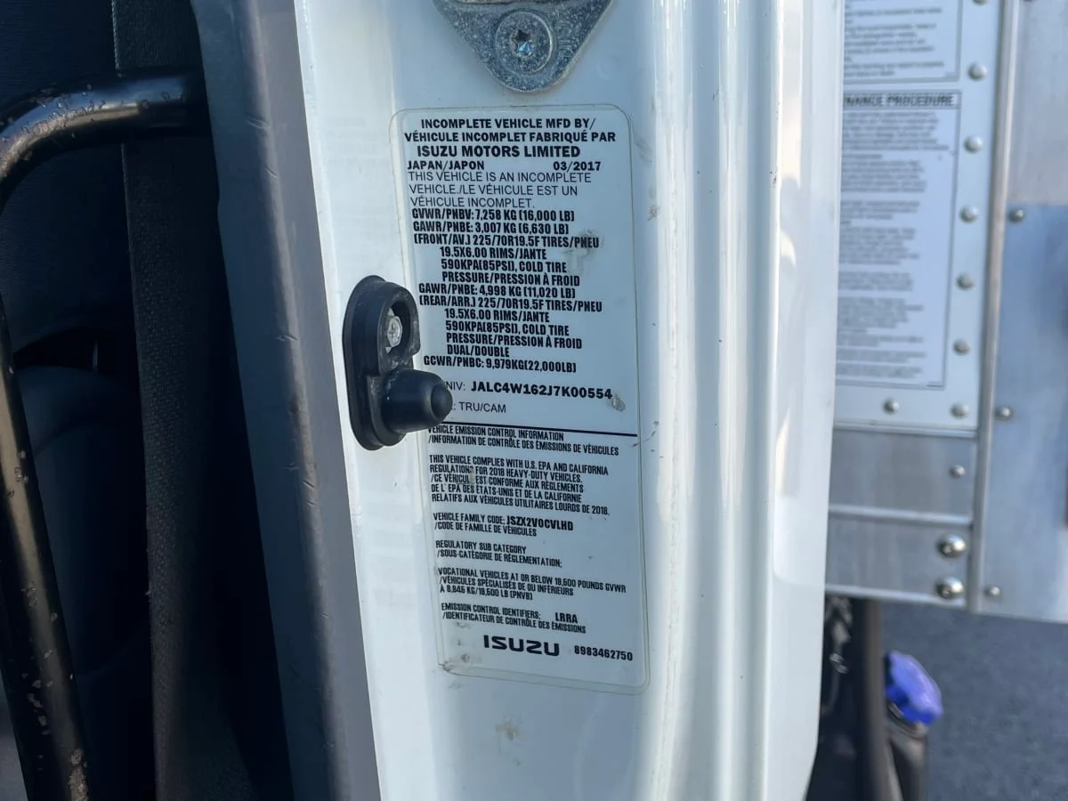 2018 Isuzu NPR - image 13