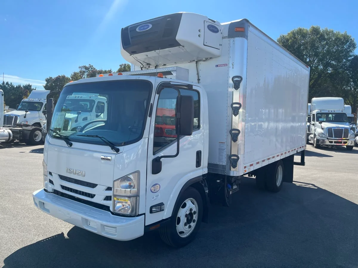 2018 Isuzu NPR - image 3