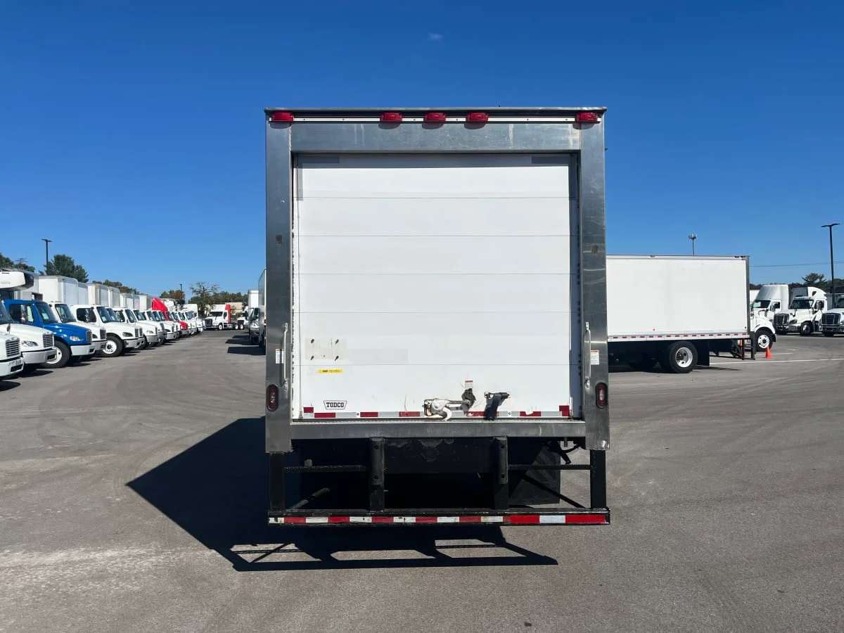 2018 Isuzu NPR - image 5