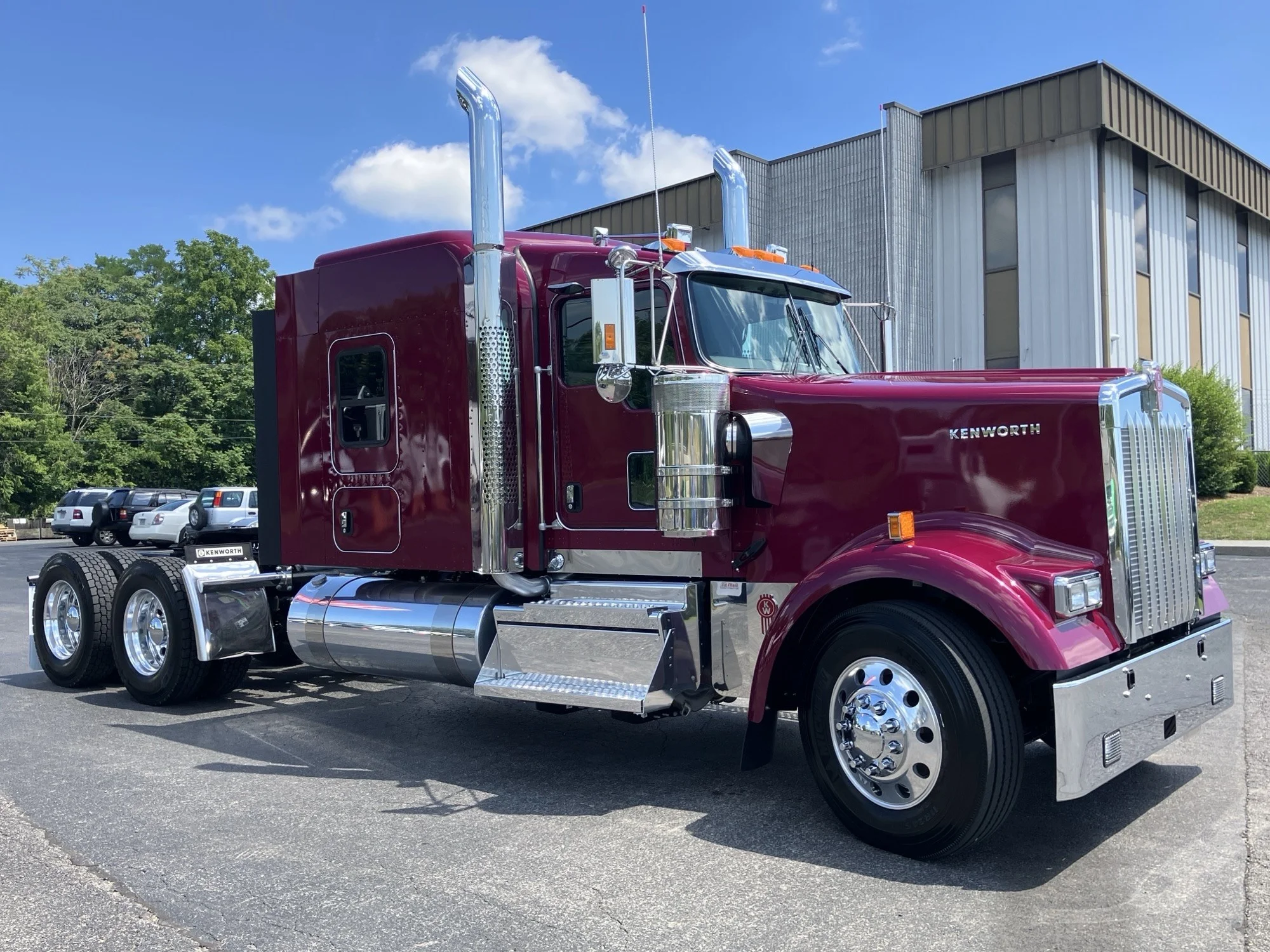 2027 Kenworth W900 in Roanoke, VA — photo 3