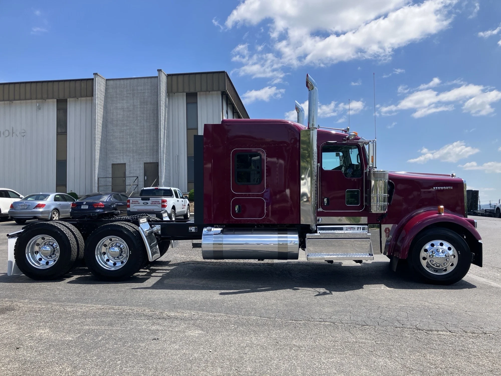 2027 Kenworth W900 in Roanoke, VA — photo 4