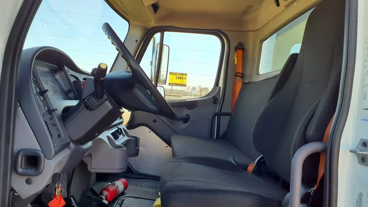 2022 Freightliner M2 106 - image 7