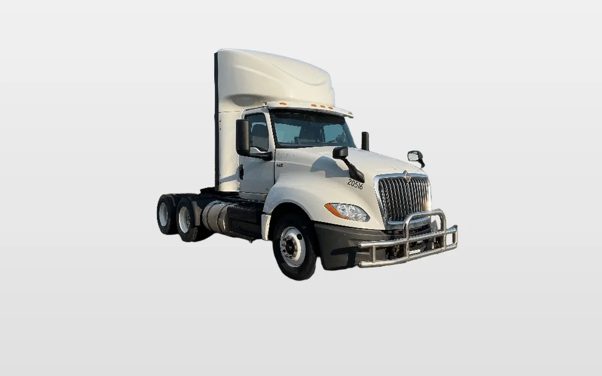 2021 International LT - image 1