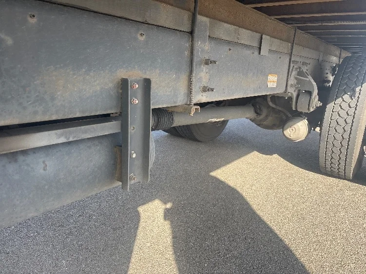 2019 Hino 338 - image 5