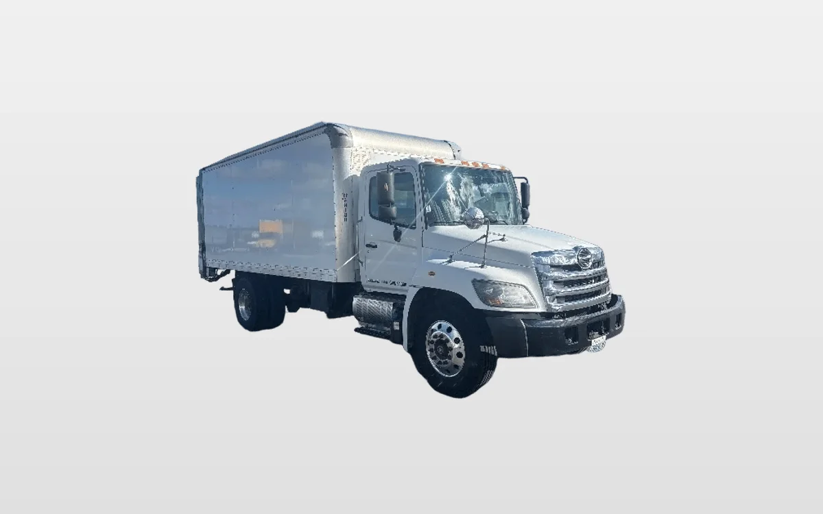 2019 Hino 338 - image 1