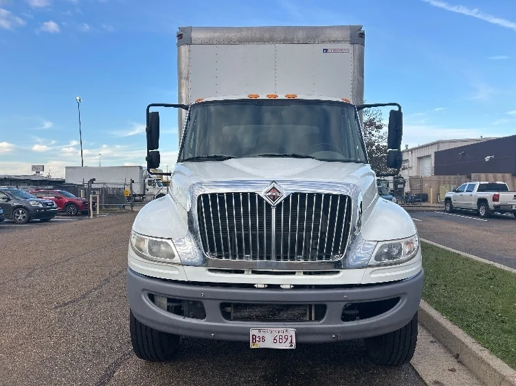 2015 International 4300 - image 2