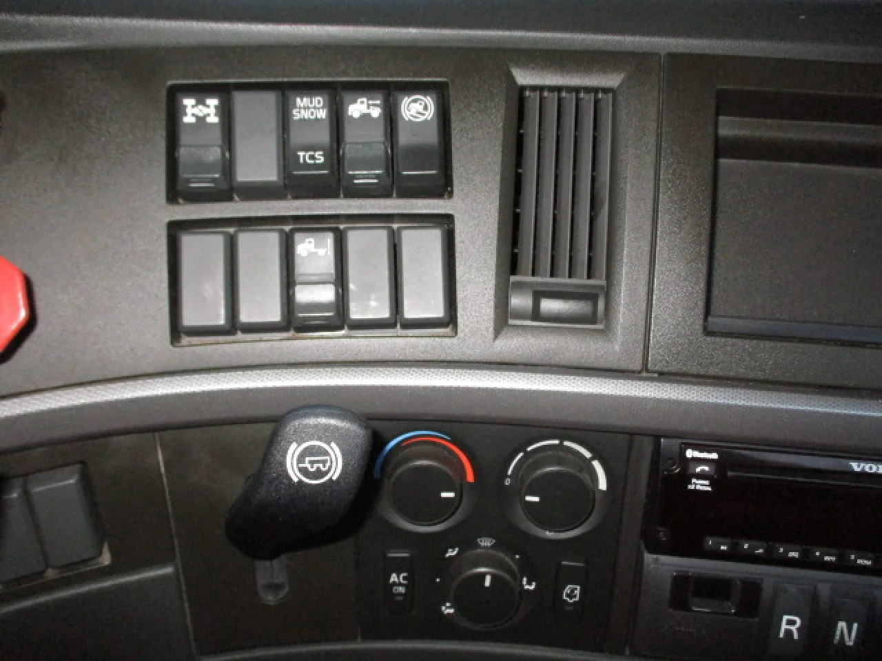2021 Volvo VNR 640 in Hagerstown, MD — photo 14