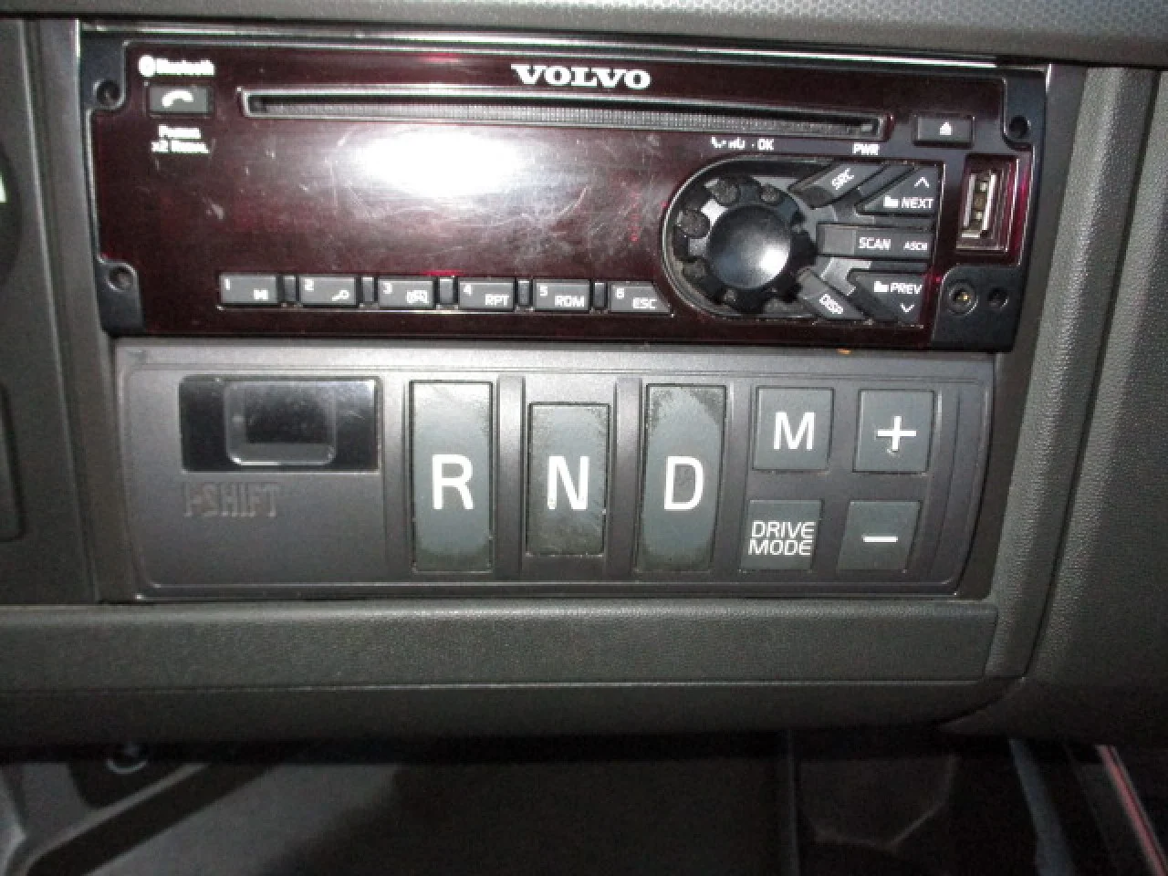 2021 Volvo VNR 640 in Hagerstown, MD — photo 13