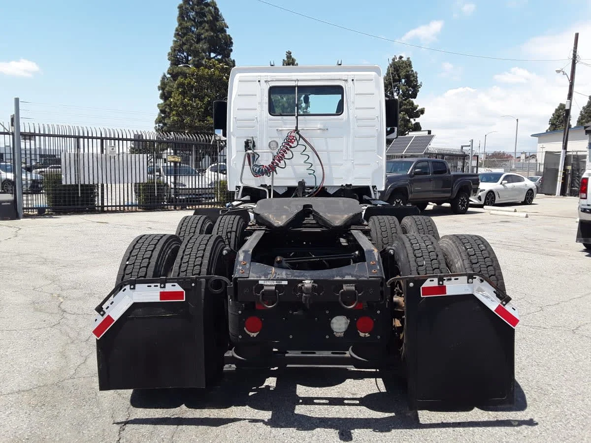 2019 Volvo VNL 860 in Montebello, CA — photo 5