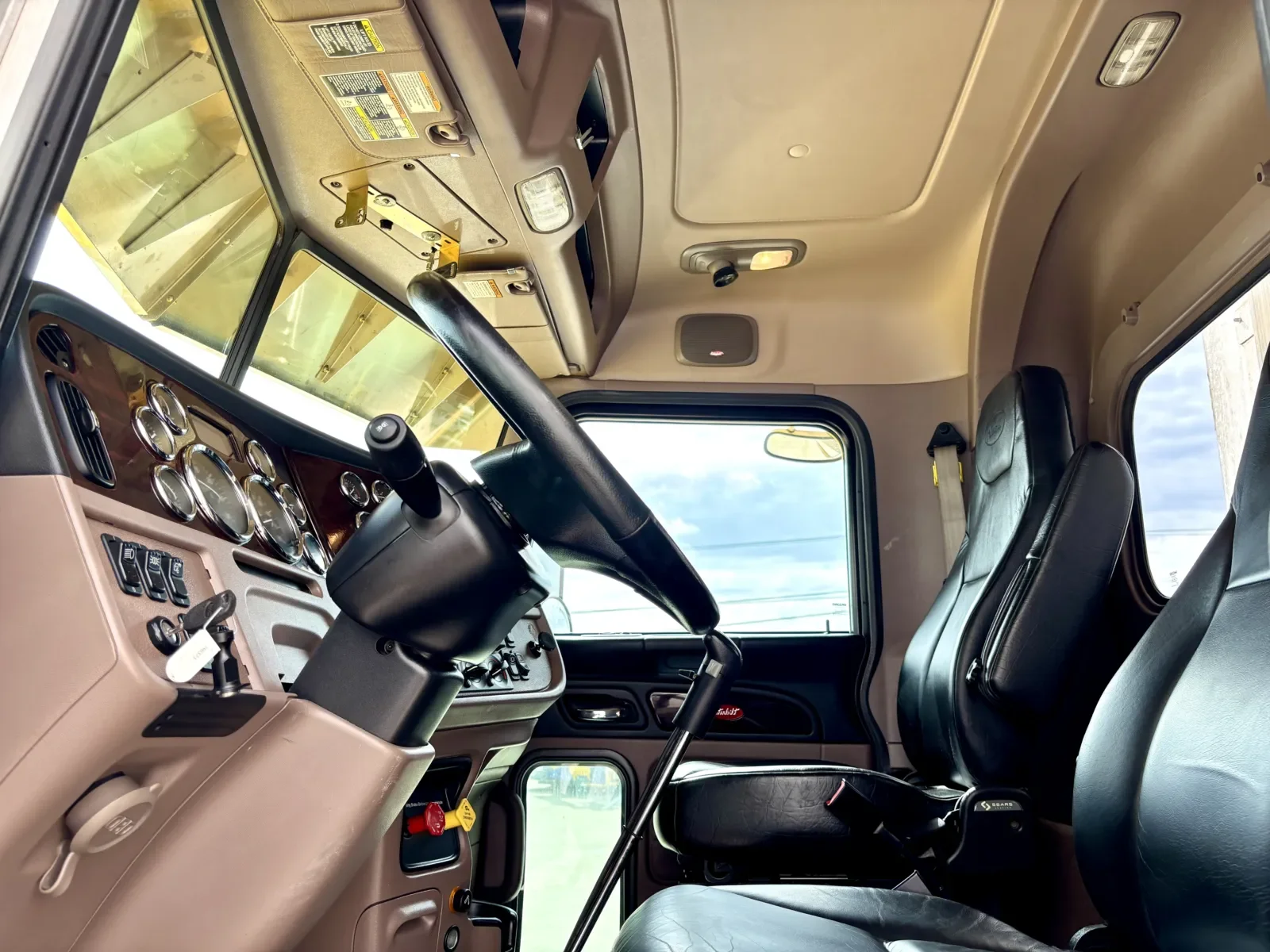 2022 Peterbilt 389 - image 14