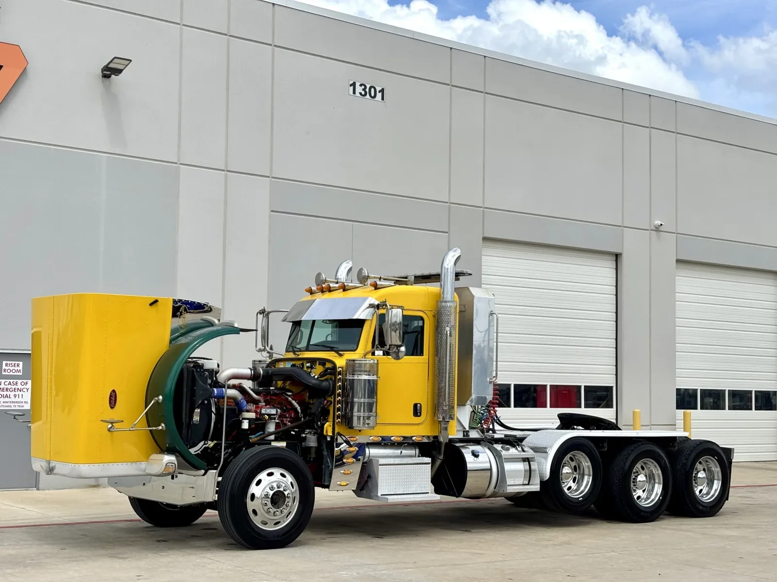 2022 Peterbilt 389 - image 10