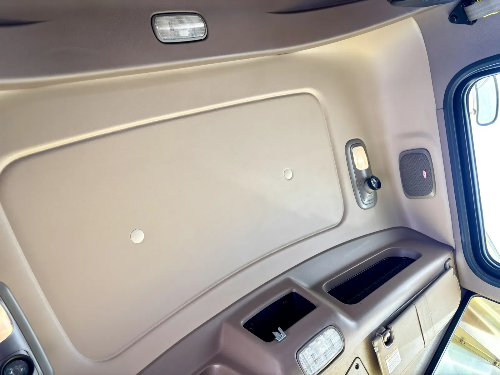 2022 Peterbilt 389 - image 21