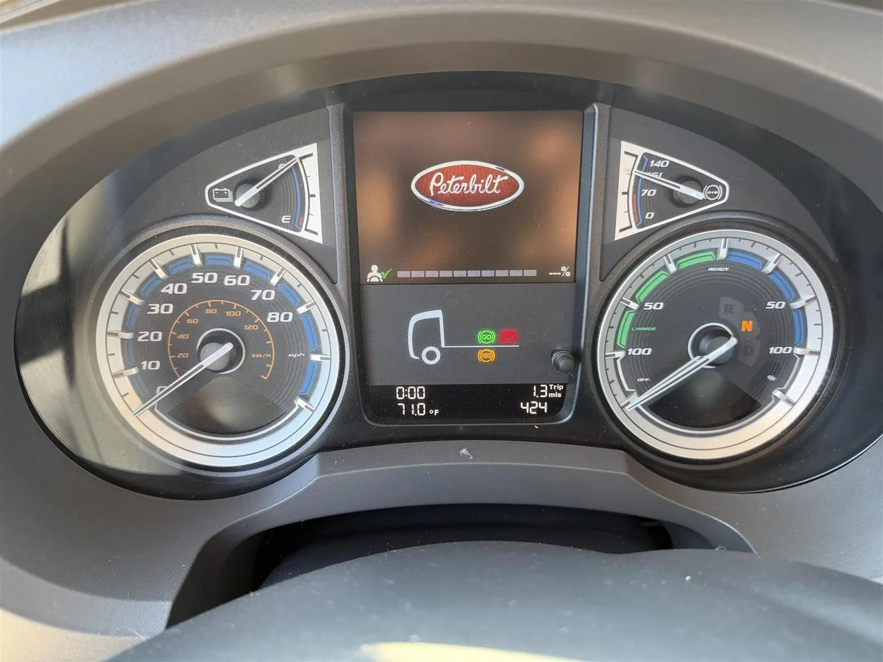 2025 Peterbilt 220EV in Eau Claire, WI — photo 10
