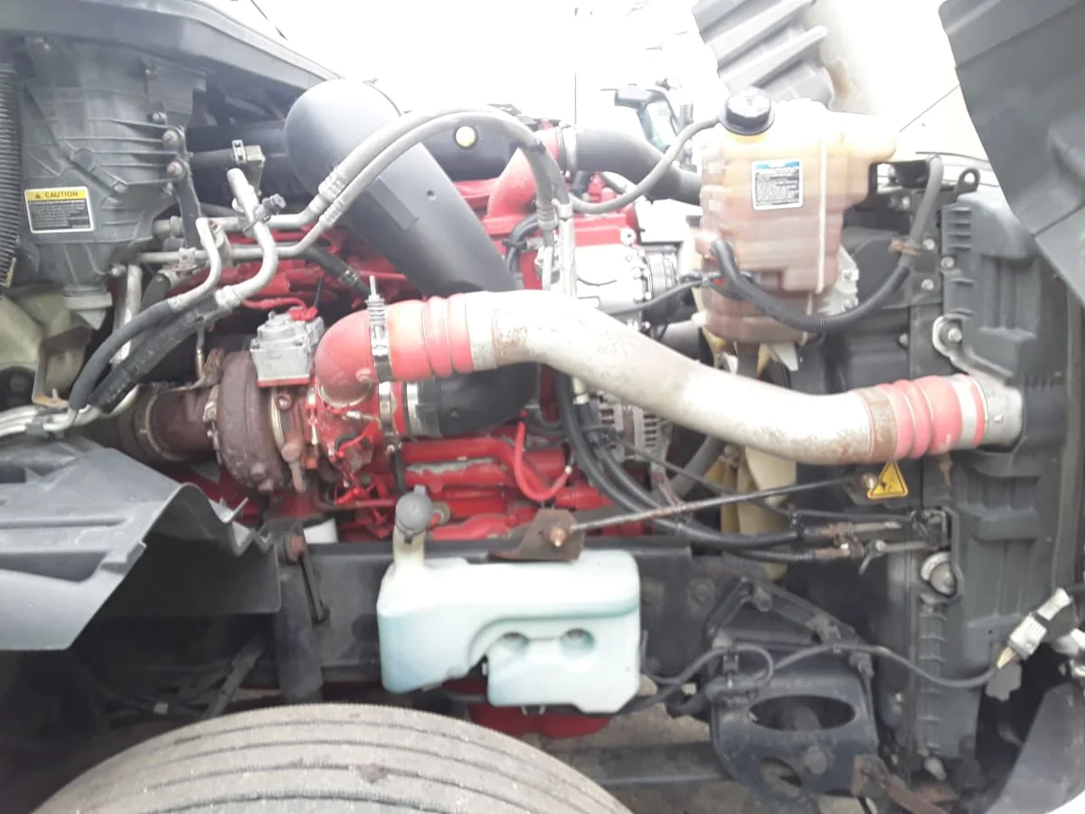 2020 International LT - image 9