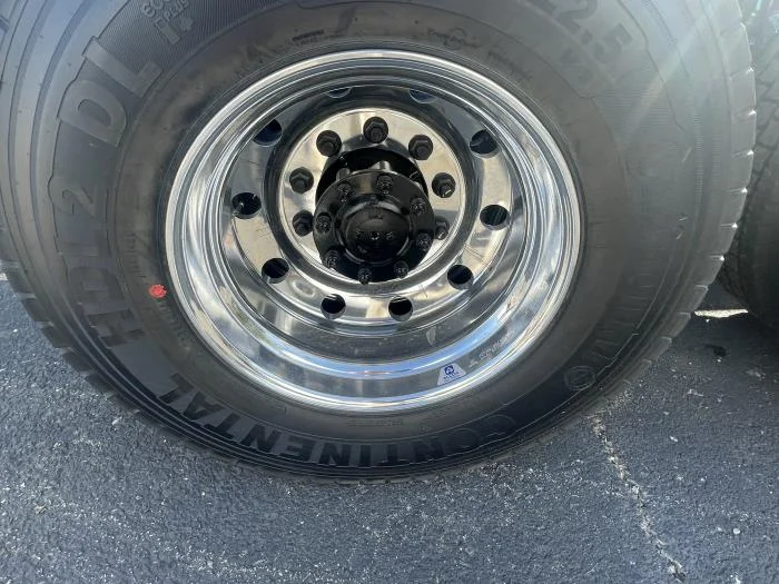 2026 Peterbilt 548 - image 12