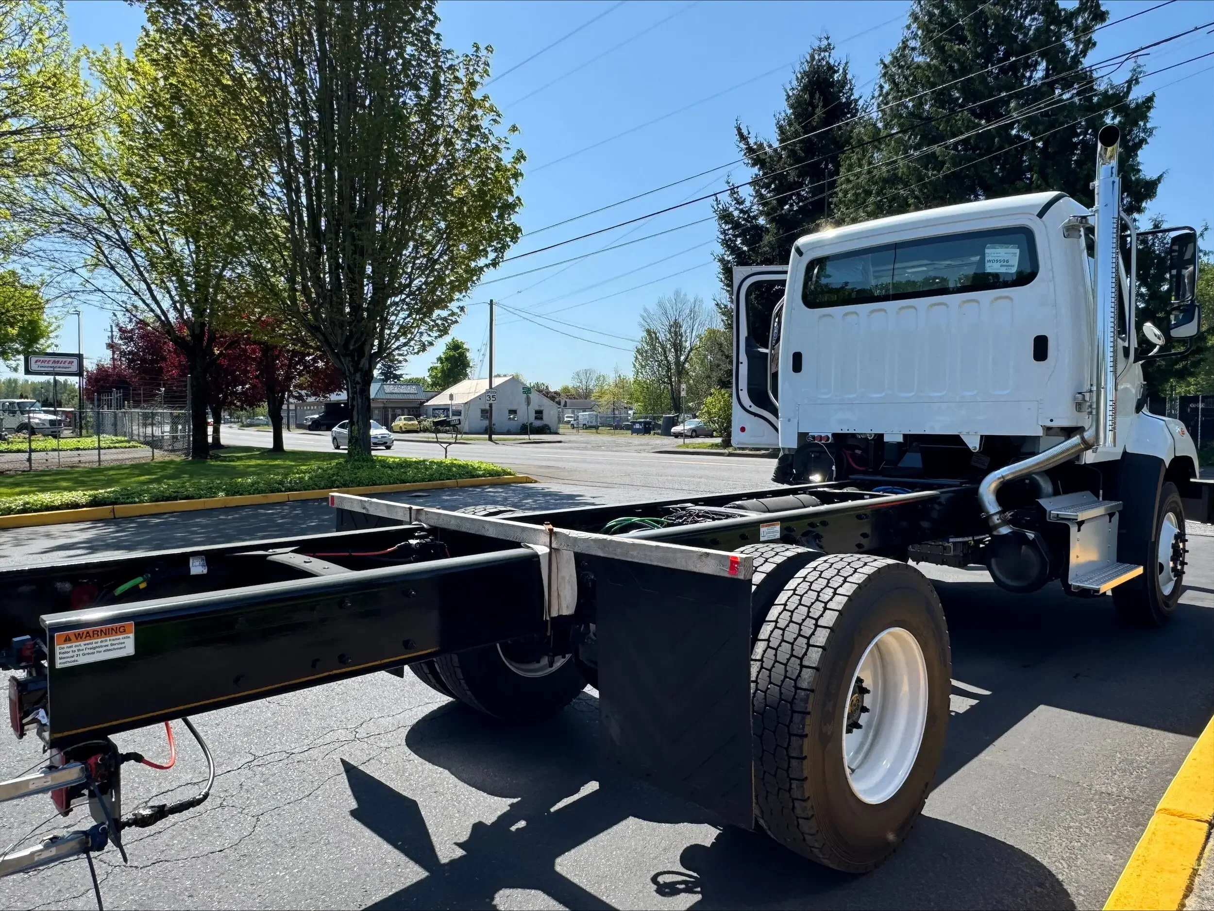 2025 Freightliner 108SD - image 8