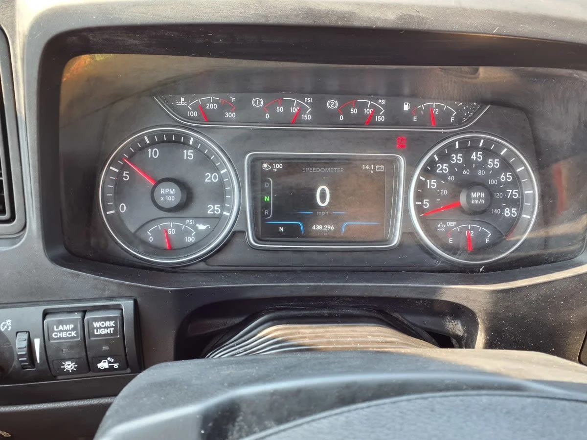 2020 International LT in Cleveland, OH — photo 11