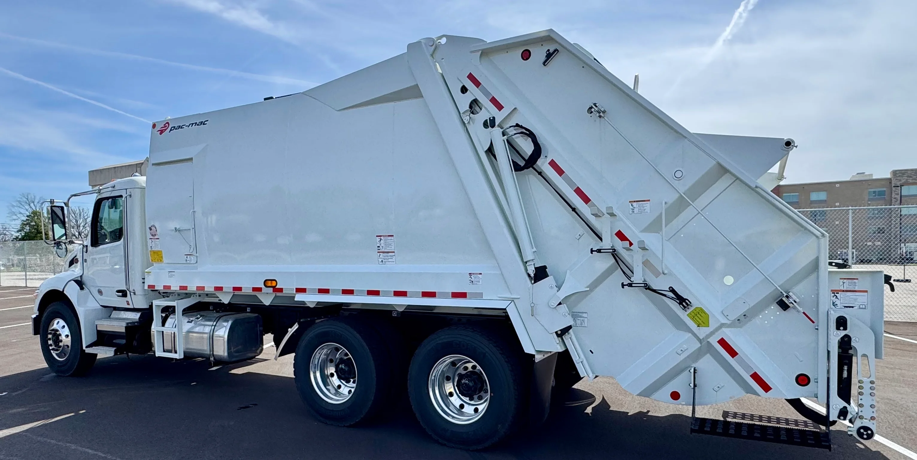 2026 Peterbilt 548 in Charlotte, NC — photo 2