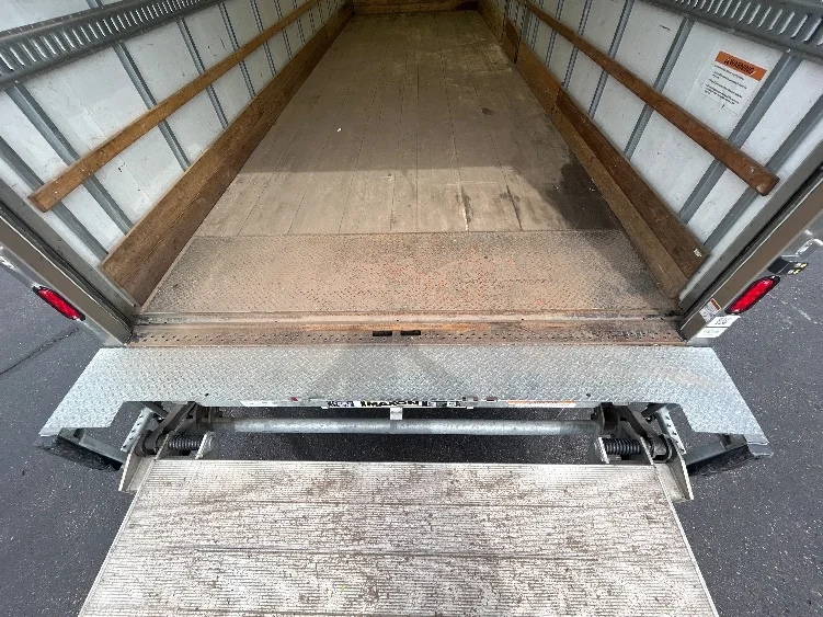 2022 Freightliner M2 106 - image 10