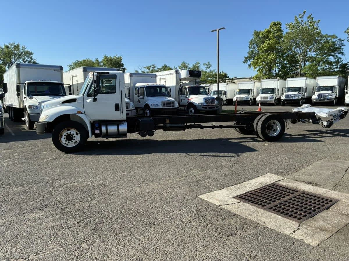 2016 International 4300 in Newark, NJ — photo 14