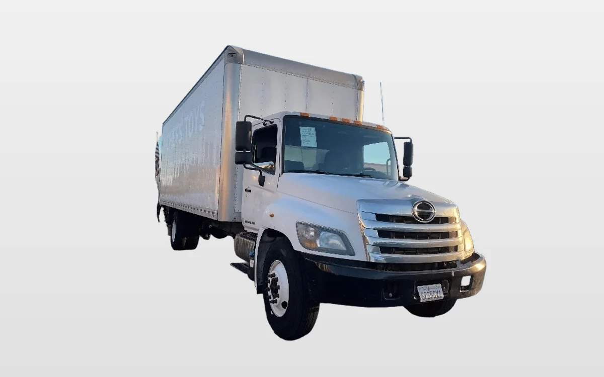 2017 Hino 268 - image 1