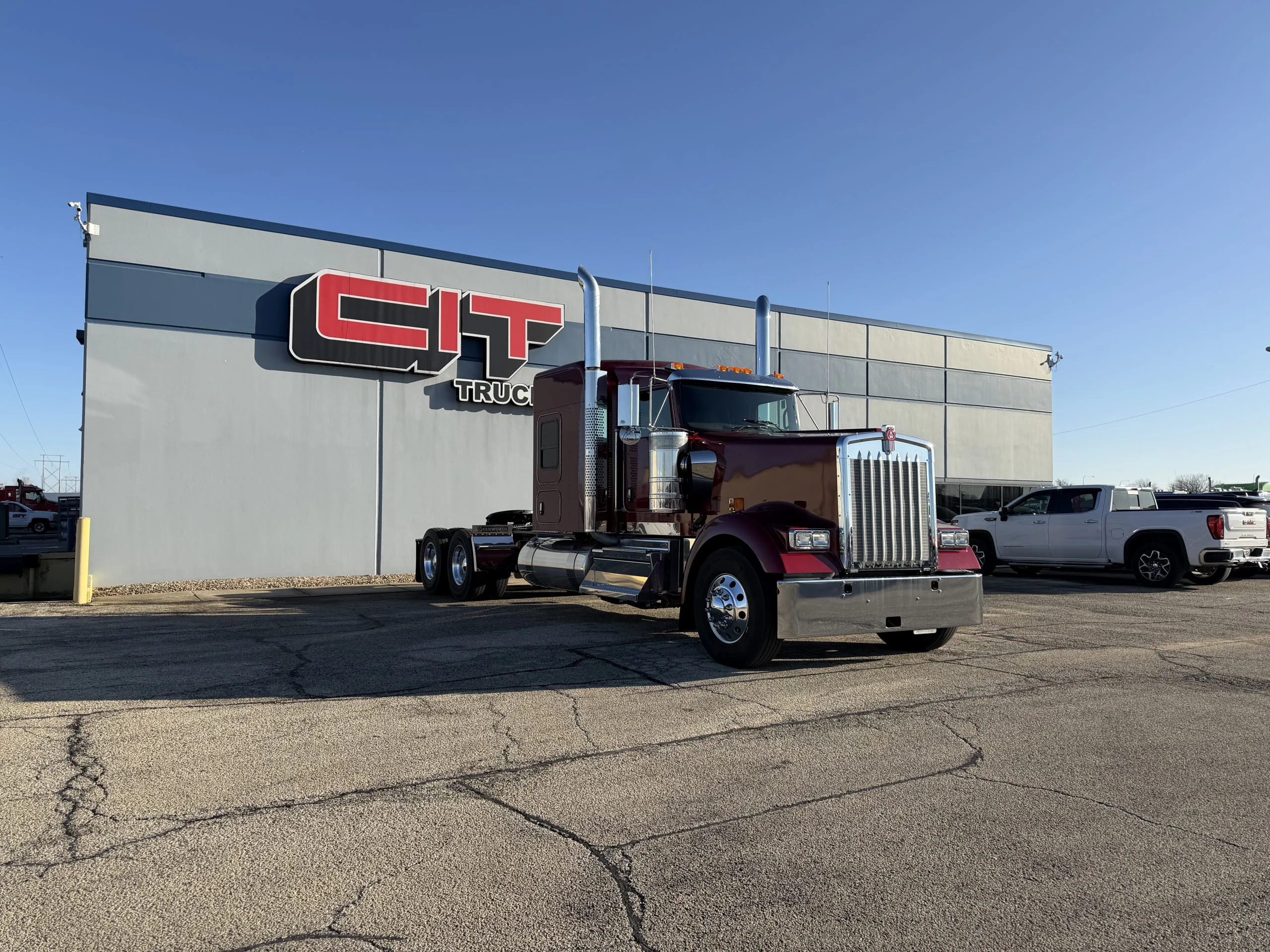 2027 Kenworth W900 - image 3