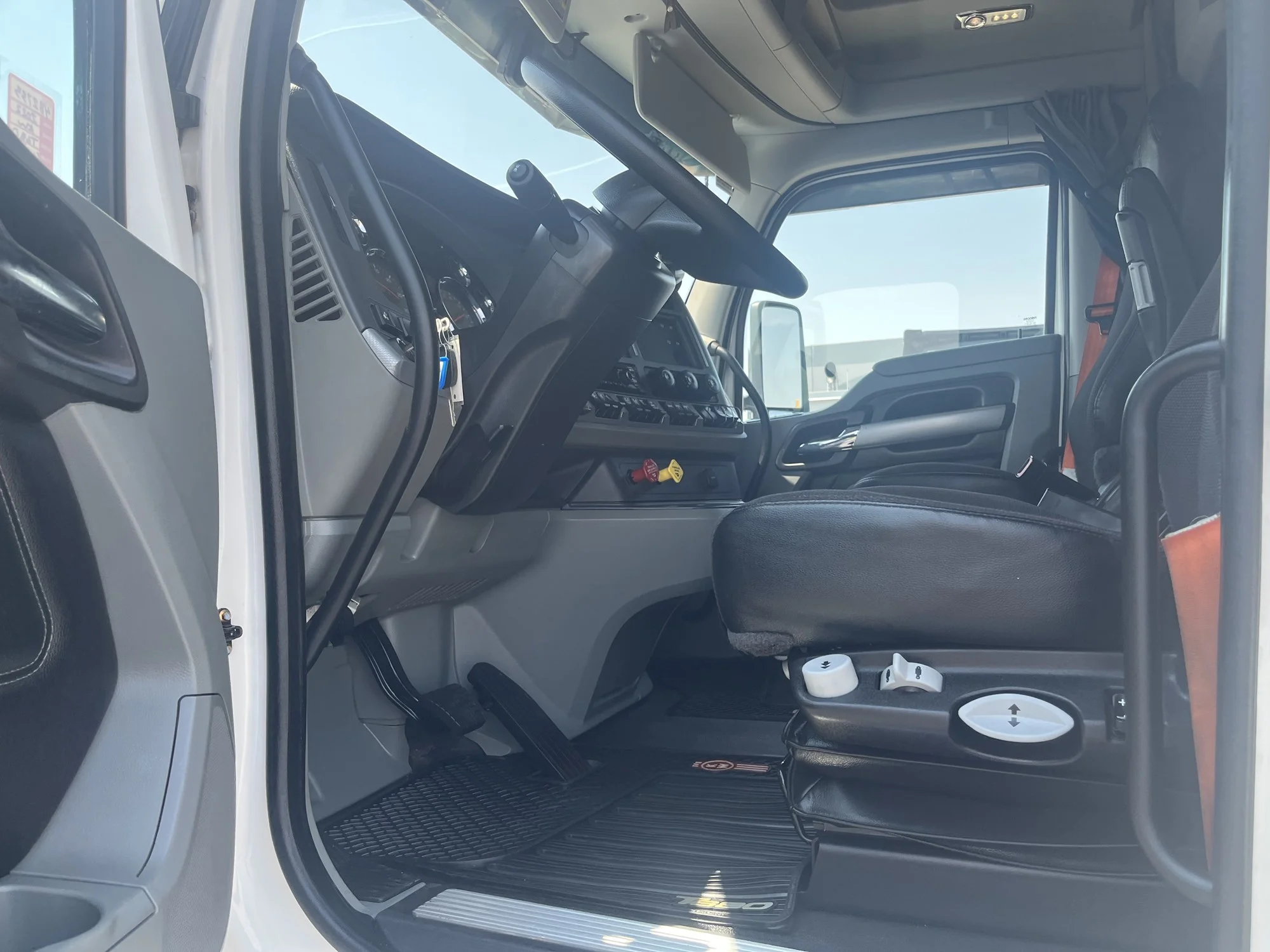 2021 Kenworth T680 in Salt Lake, UT — photo 6