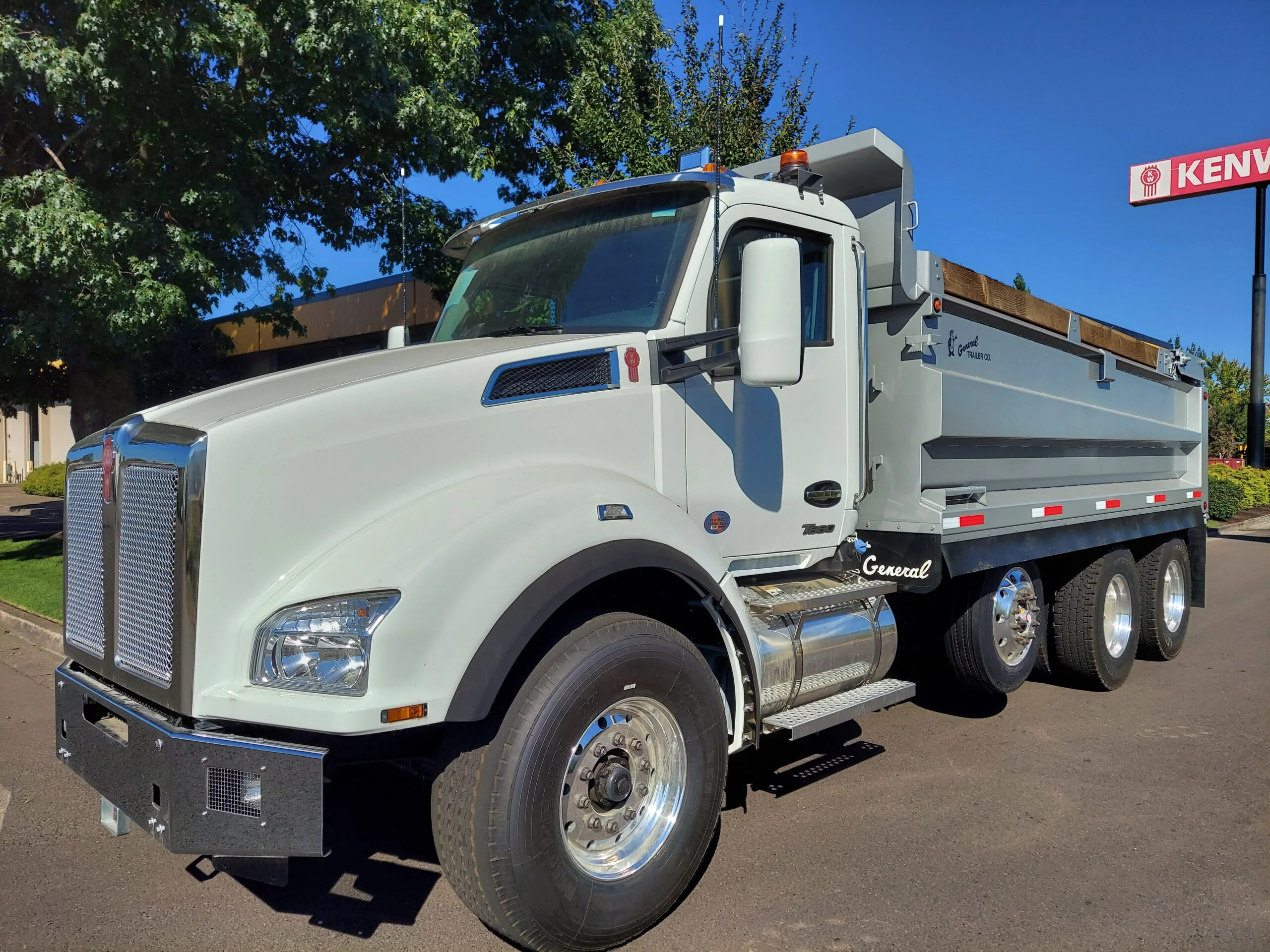2024 Kenworth T880