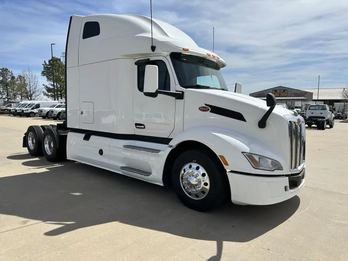 2022 Peterbilt 579 — photo 3