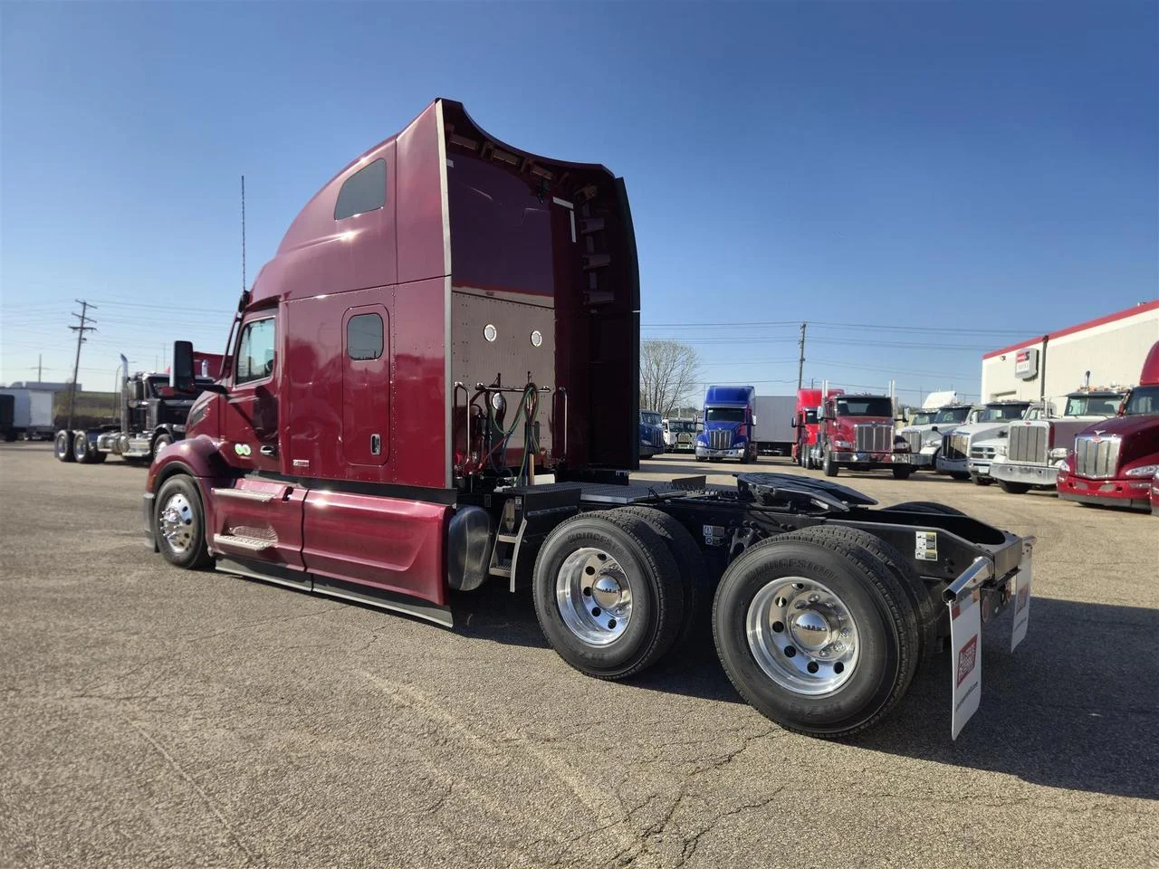 2027 Peterbilt 579 in South St. Paul, MN — photo 4