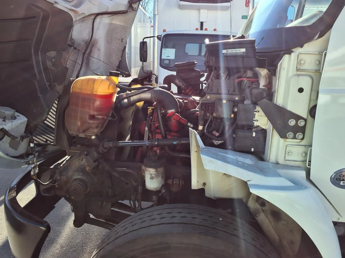 2019 International 4300 - image 9