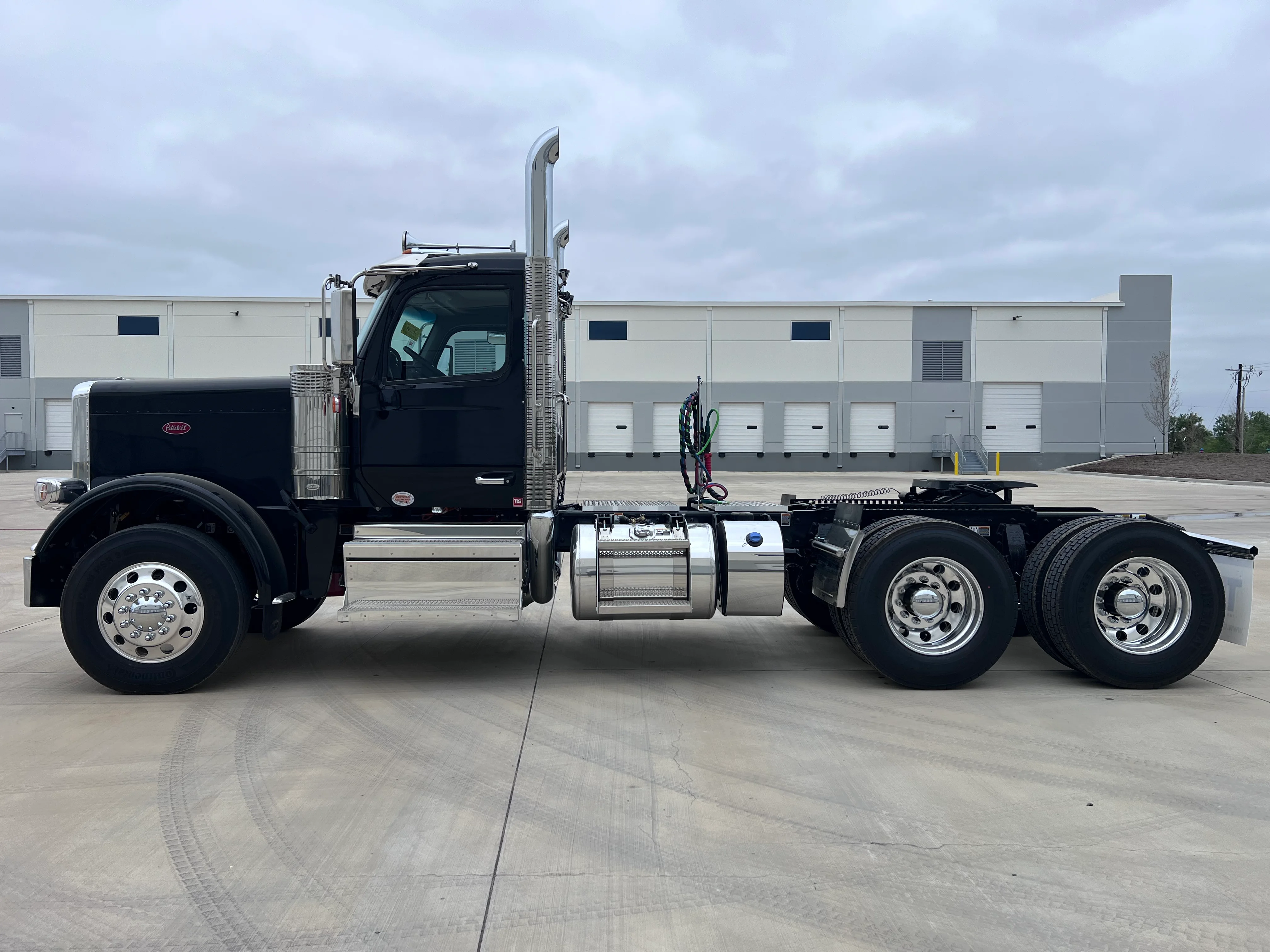 2027 Peterbilt 589 in Albany, GA — photo 2