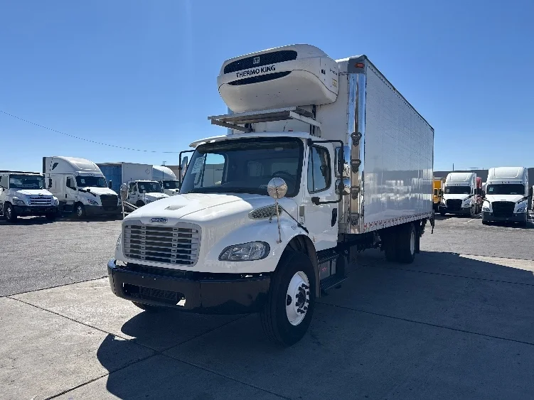 2020 Freightliner M2 106 in Phoenix, AZ — photo 3