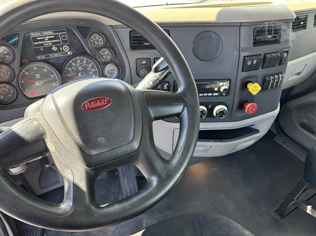 2021 Peterbilt 579 in Salt Lake City, UT — photo 10