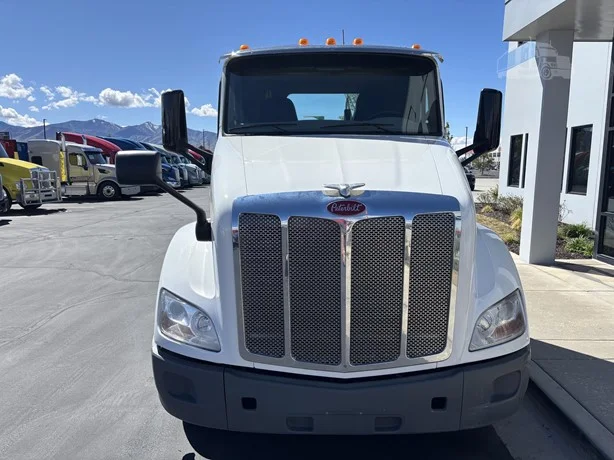 2021 Peterbilt 579 in Salt Lake City, UT — photo 2