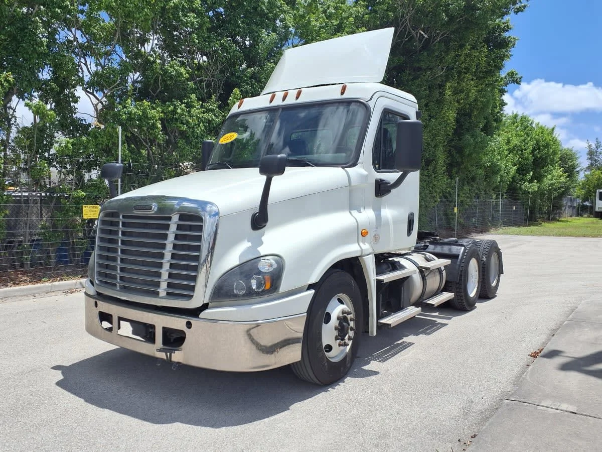 2020 Freightliner Cascadia in Davie, FL