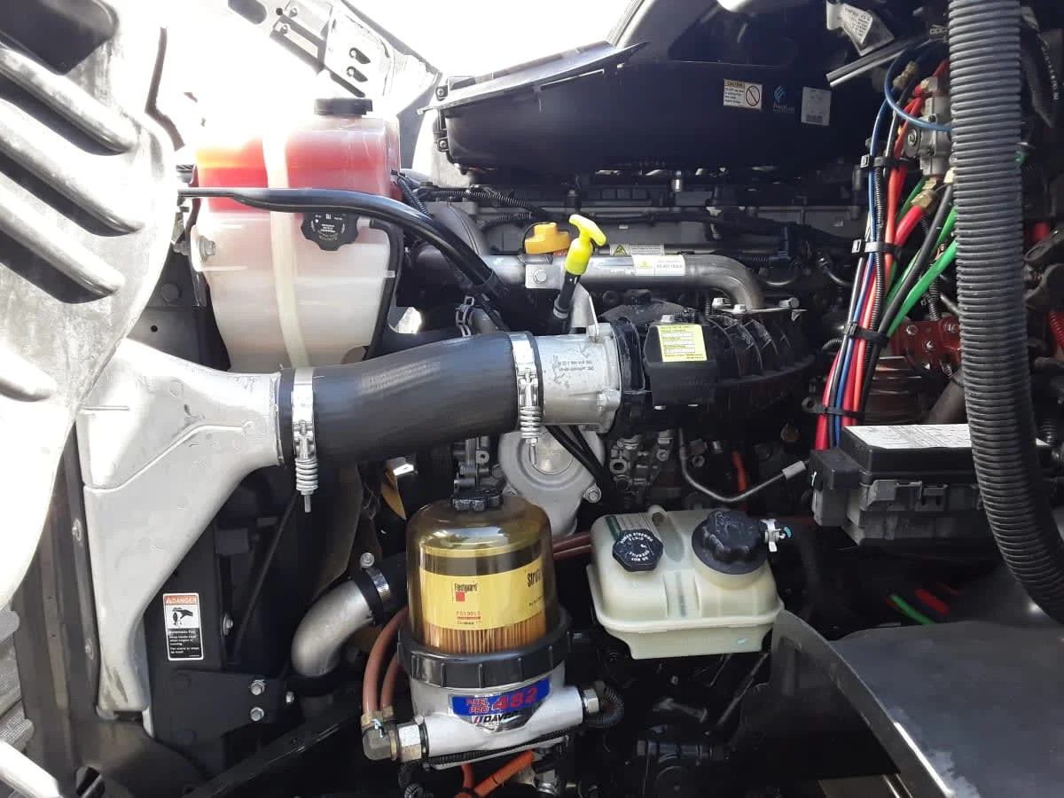 2017 Freightliner Cascadia - image 8