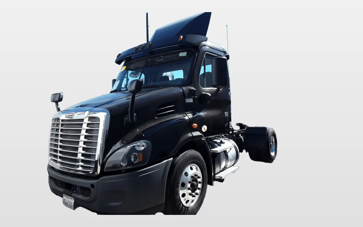 2017 Freightliner Cascadia - image 1