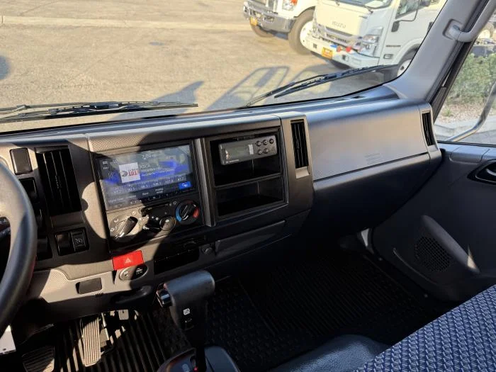 2025 Isuzu NRR - image 16