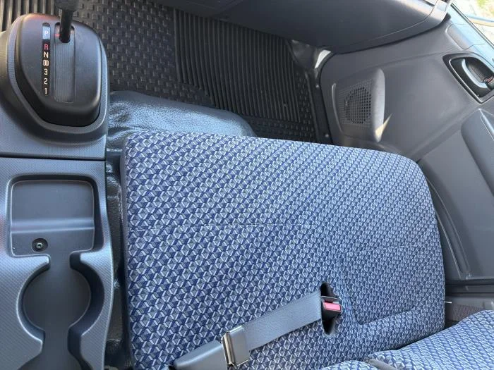 2025 Isuzu NRR - image 18